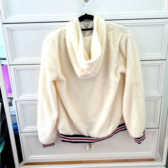 Fila Youth Fuzzy Sweater Size 18/20 - Picture 2 of 3